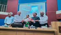 বঙ্গবন্ধুর ঝঞ্ঝা-বিক্ষুব্ধ সময় ধরা আছে কবিদের মহাকাব্যিক বয়ানে-  কবি কামাল চৌধুরী