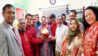 বাঁধ ভাঙা আনন্দ উচ্ছ্বাসের মধ্য দিয়ে চুরাশিয়ানদের  আড্ডা