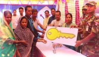 ন‌ওগাঁয় সেনাবাহিনীর নির্মিত আবাসন প্রকল্প হস্তান্তর