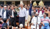 অস্ত্র নিয়ে সমাবেশে শাহজাহান ওমর, শোকজ ইসির