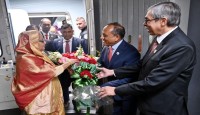 প্রধানমন্ত্রী  শেখ হাসিনা  নিউইয়র্ক পৌঁছেছেন