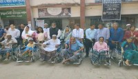 আদমদীঘিতে প্রতিবন্ধীদের মাঝে হুইল চেয়ার বিতরন