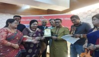 বঙ্গবন্ধু সম্মাননা স্মারক পদক পেলেন ফোবানার সাবেক  চেয়ারপার্সন জাকারিয়া চৌধুরী